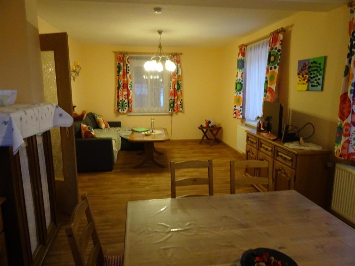 Ferienhaus Ferien Am Waldrand アルテンベルク エクステリア 写真